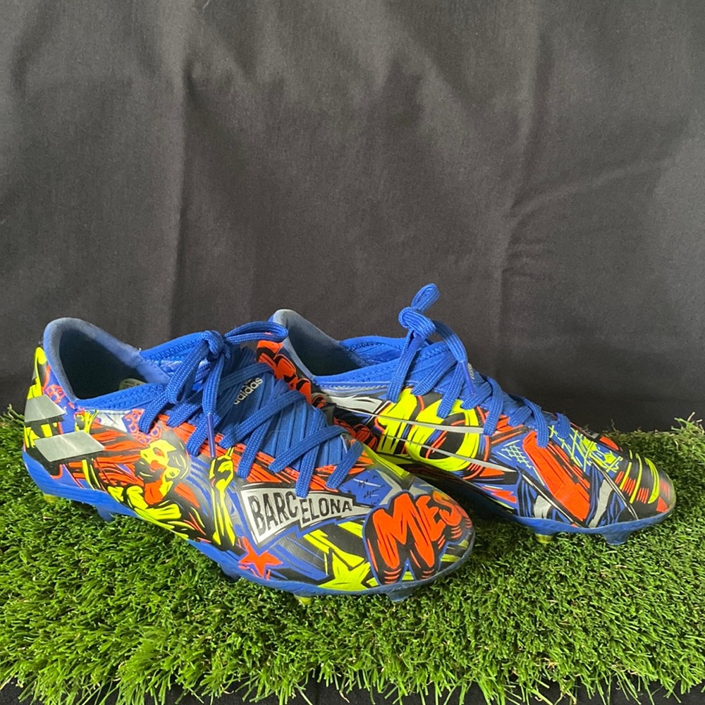 19.3 Messi soccer cleats